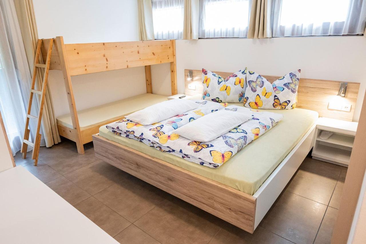 Garni Birkenau Hotell San Martino In Passiria  Exteriör bild